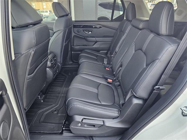 new 2025 Honda Pilot car, priced at $51,345