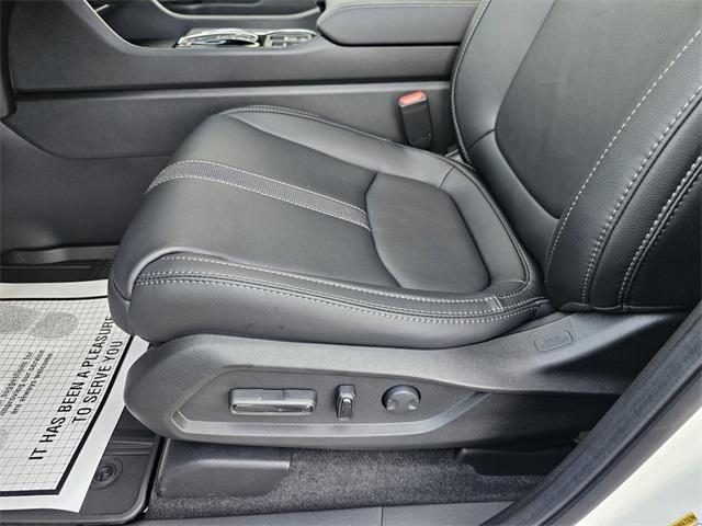 new 2025 Honda Pilot car, priced at $51,345