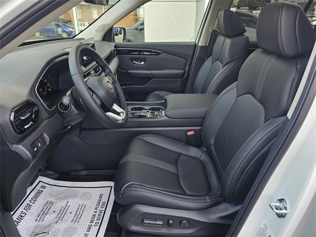 new 2025 Honda Pilot car, priced at $51,345