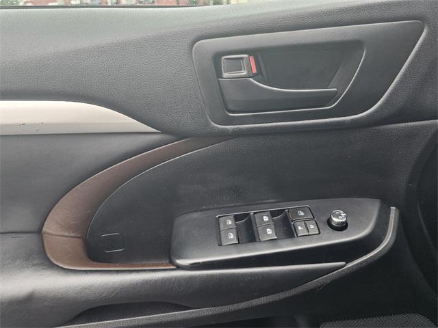used 2019 Toyota Highlander car, priced at $20,150