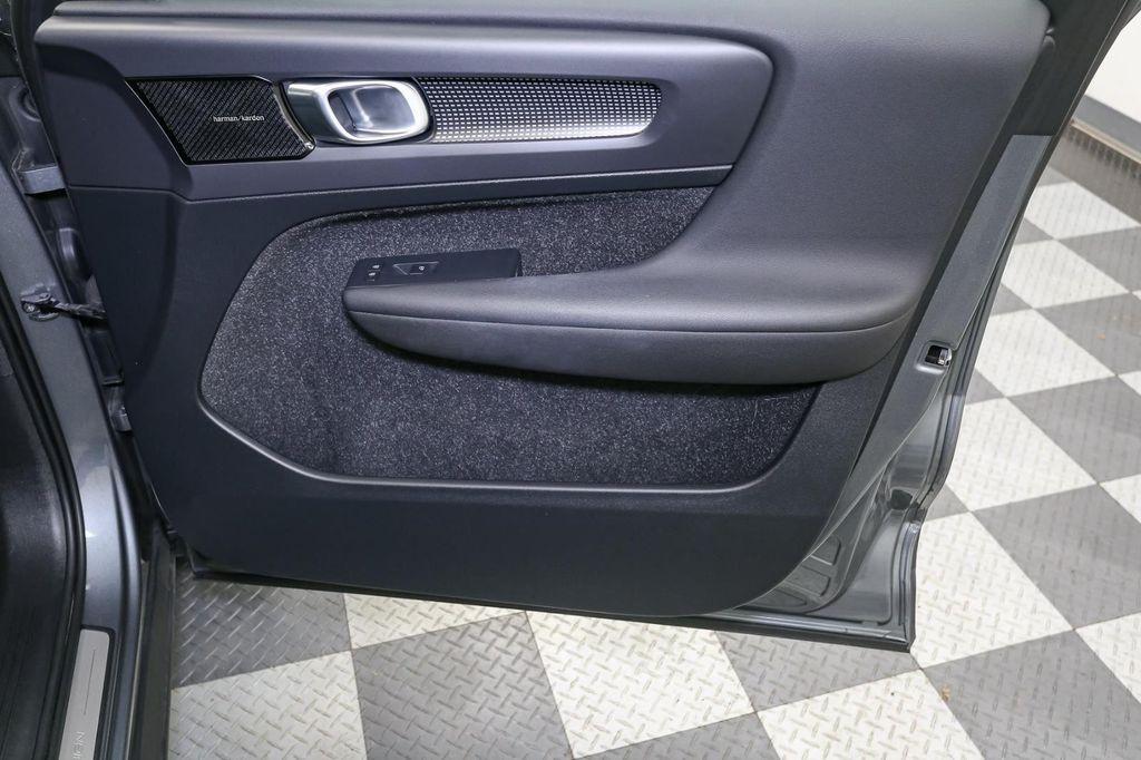 used 2019 Volvo XC40 car, priced at $16,707