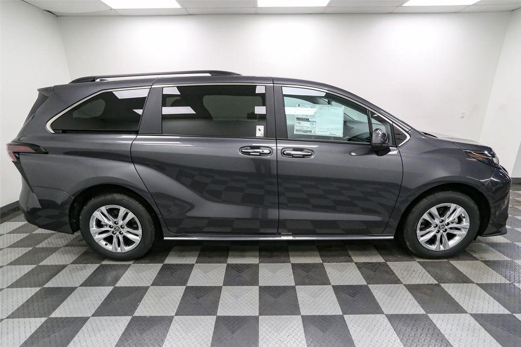 new 2025 Toyota Sienna car
