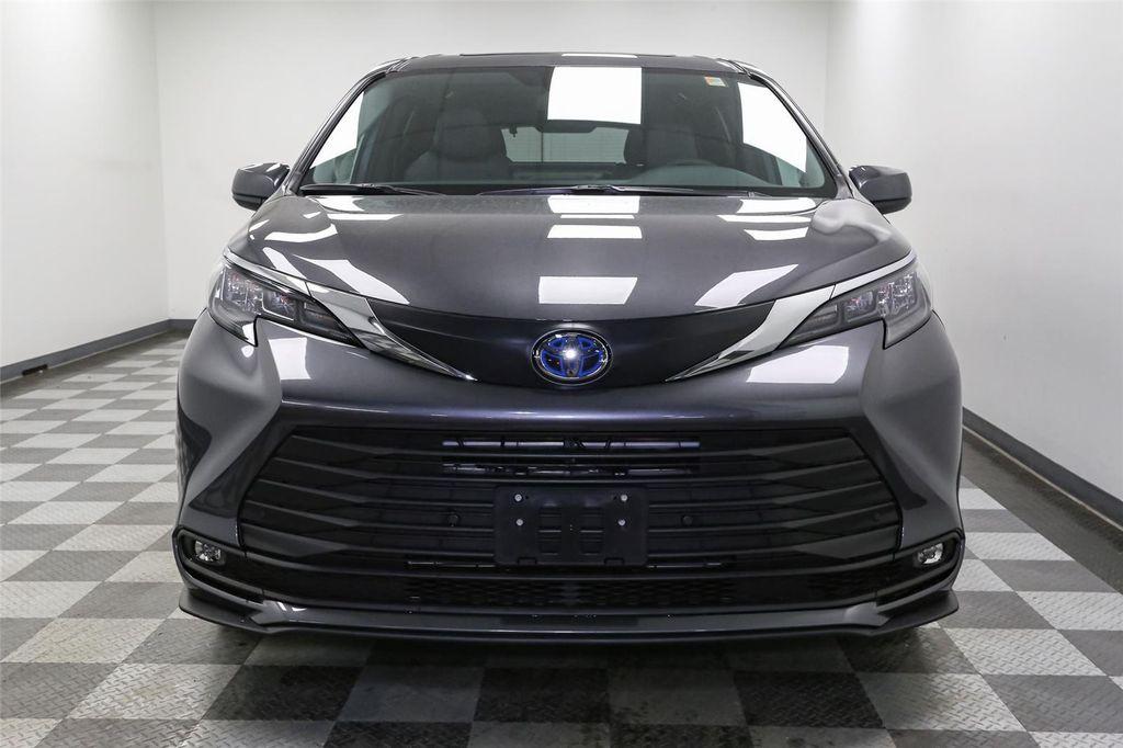 new 2025 Toyota Sienna car