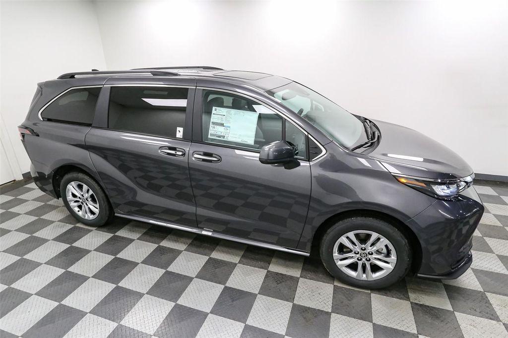new 2025 Toyota Sienna car