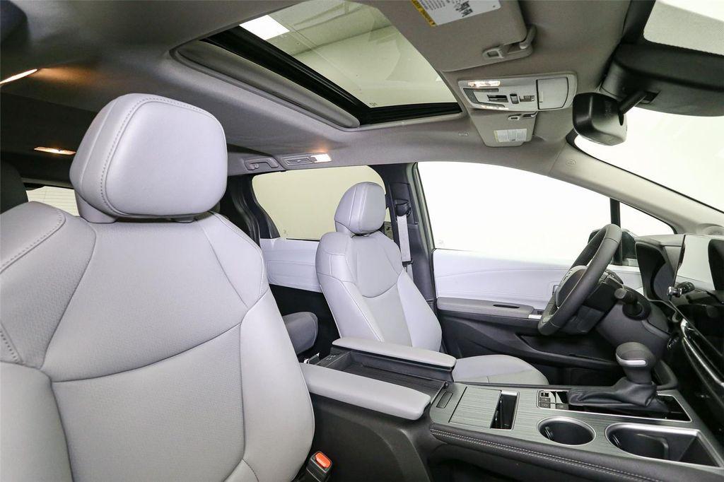 new 2025 Toyota Sienna car