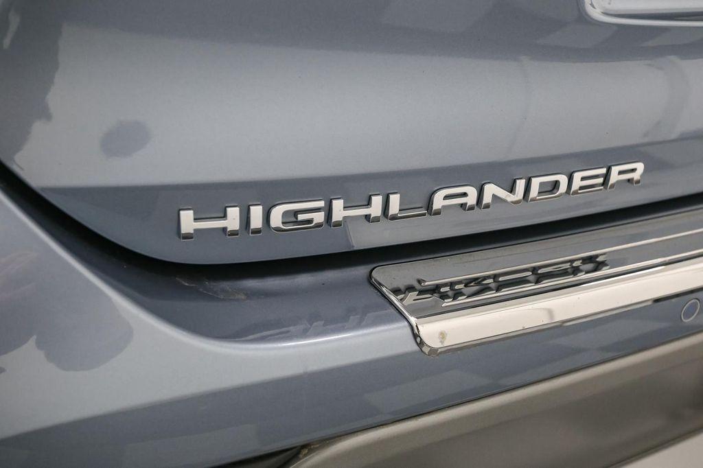 used 2022 Toyota Highlander Hybrid car, priced at $45,999