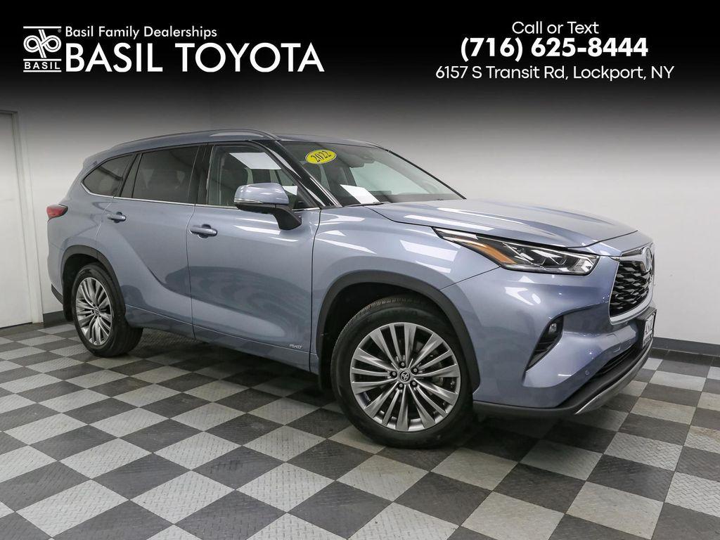 used 2022 Toyota Highlander Hybrid car, priced at $45,999