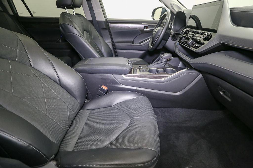 used 2022 Toyota Highlander Hybrid car, priced at $45,999