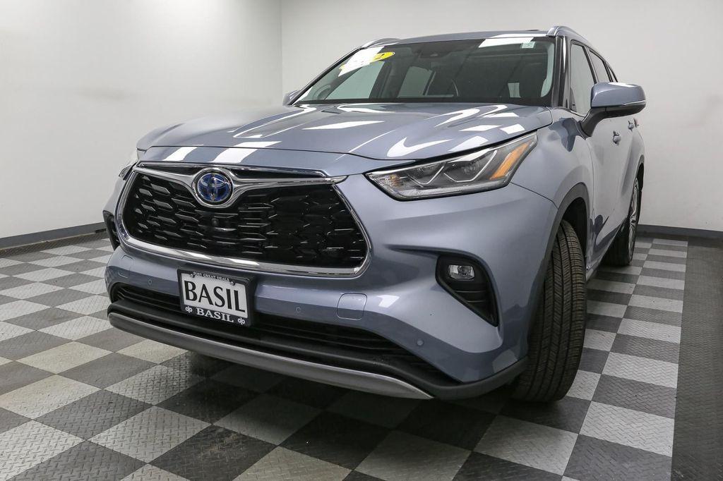 used 2022 Toyota Highlander Hybrid car, priced at $45,999