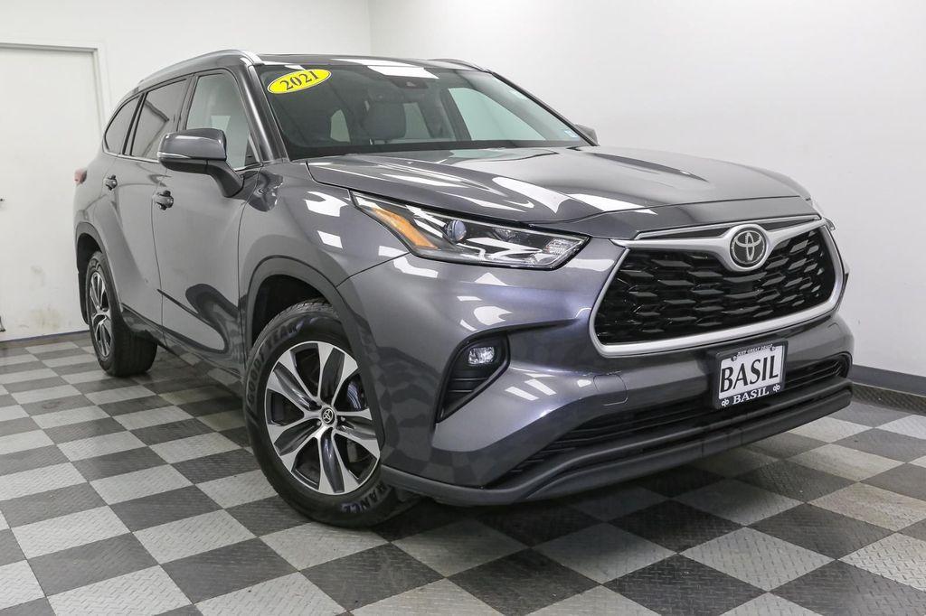 used 2021 Toyota Highlander car