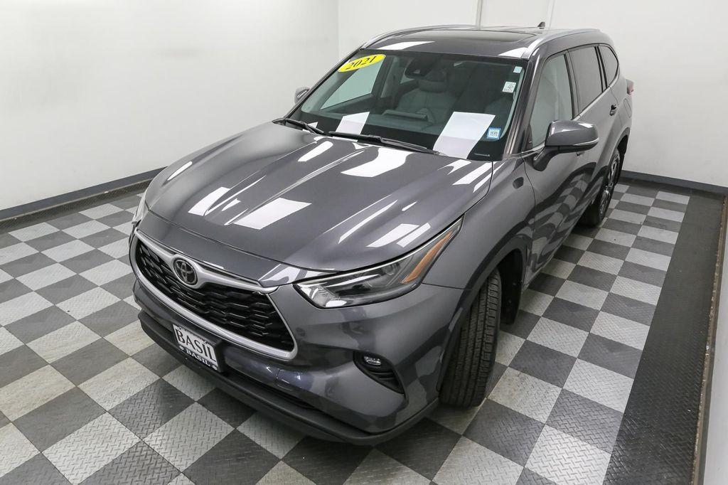 used 2021 Toyota Highlander car