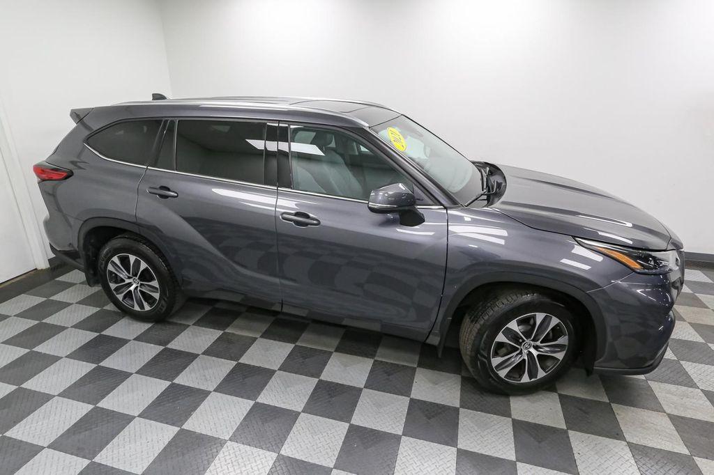 used 2021 Toyota Highlander car