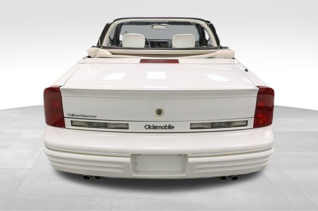 used 1994 Oldsmobile Cutlass Supreme car, priced at $14,999