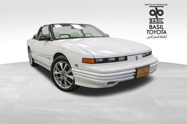 used 1994 Oldsmobile Cutlass Supreme car, priced at $14,999