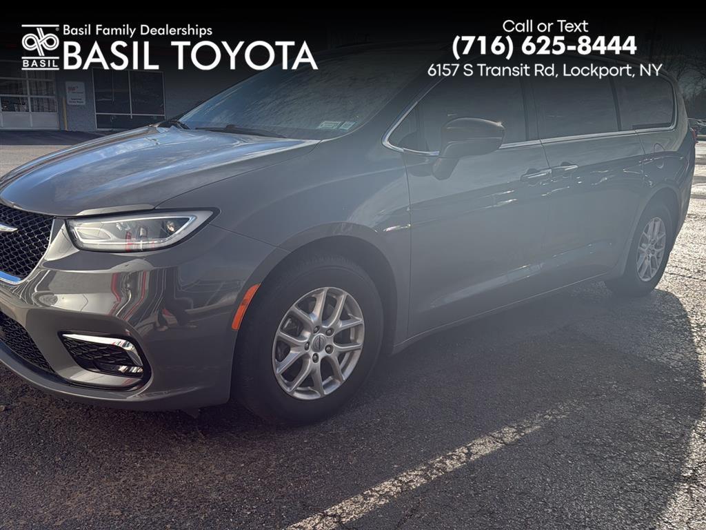 used 2021 Chrysler Pacifica car, priced at $18,599