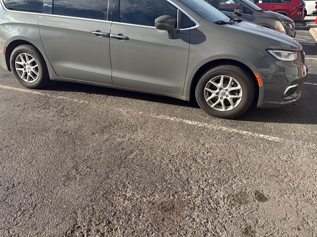 used 2021 Chrysler Pacifica car, priced at $18,599