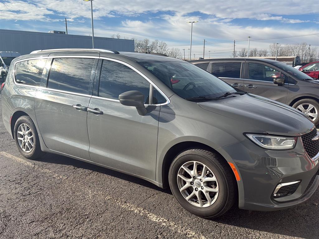 used 2021 Chrysler Pacifica car, priced at $18,599