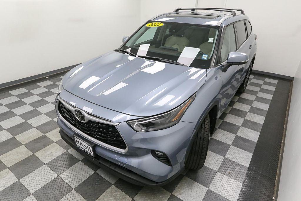used 2022 Toyota Highlander car
