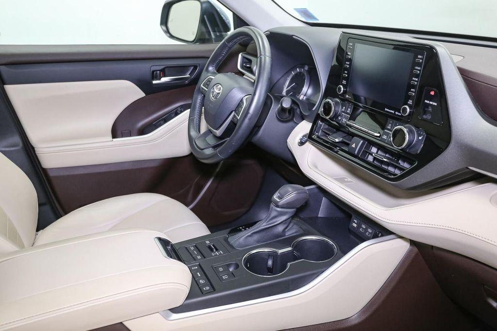 used 2022 Toyota Highlander car