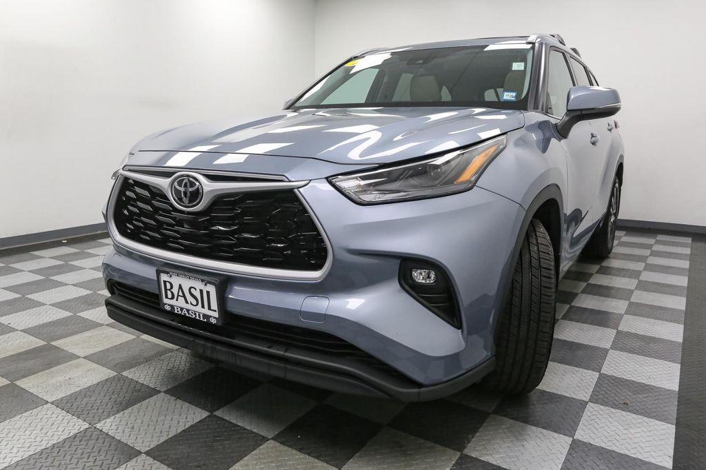 used 2022 Toyota Highlander car