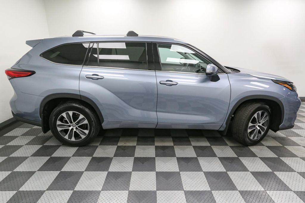 used 2022 Toyota Highlander car