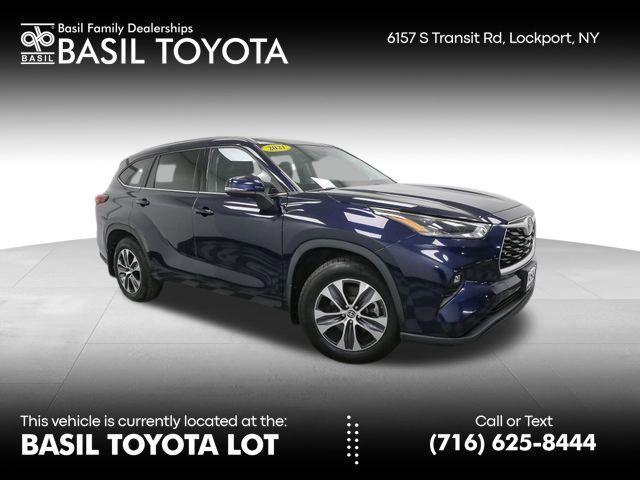 used 2021 Toyota Highlander car, priced at $33,398