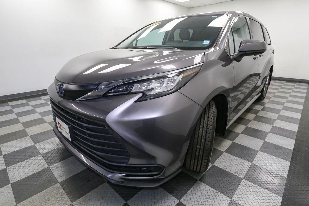 used 2023 Toyota Sienna car, priced at $38,999