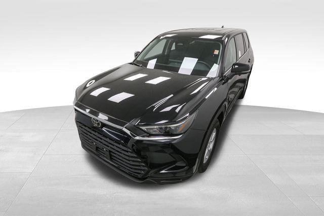 new 2025 Toyota Highlander car, priced at $42,688