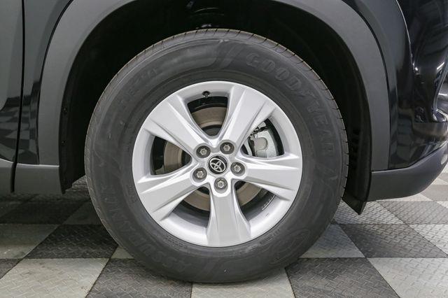 new 2025 Toyota Highlander car, priced at $42,688