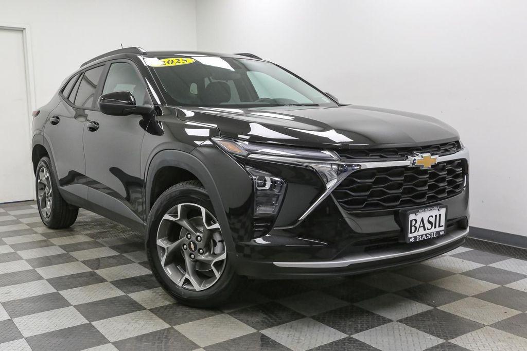used 2025 Chevrolet Trax car, priced at $21,496