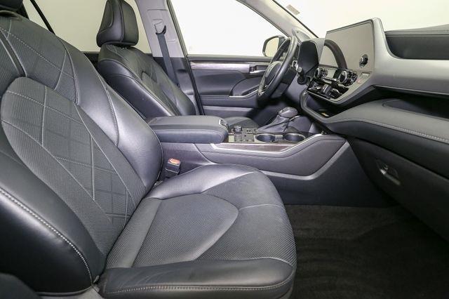 used 2023 Toyota Highlander car, priced at $40,999