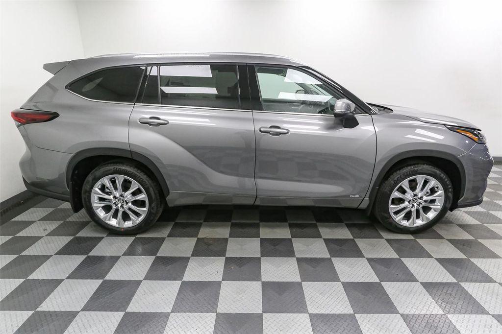 new 2025 Toyota Highlander Hybrid car, priced at $54,473