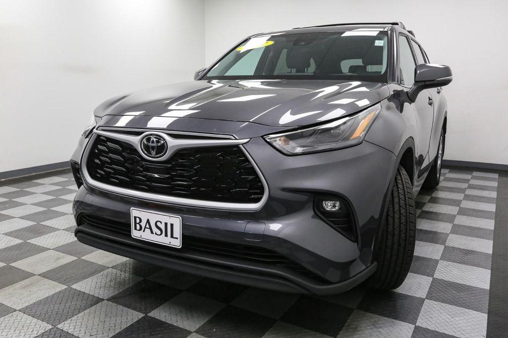 used 2022 Toyota Highlander car