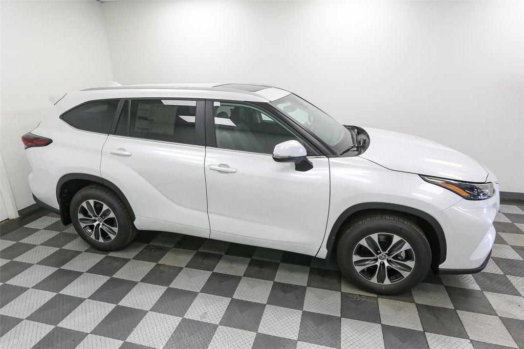 new 2025 Toyota Highlander car, priced at $47,779