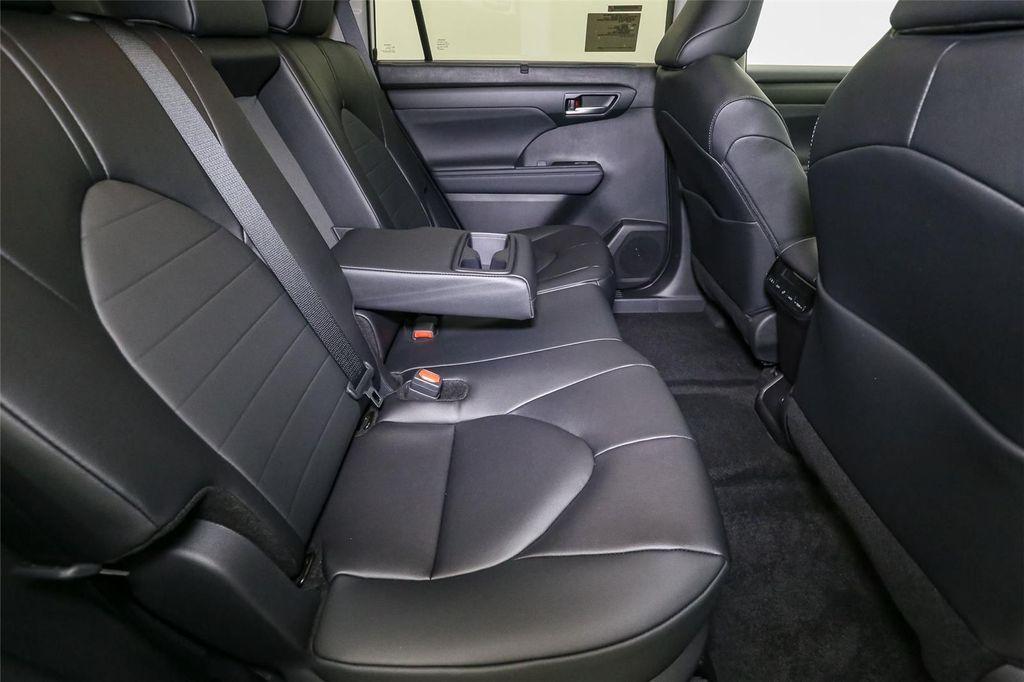 new 2025 Toyota Highlander car, priced at $47,779