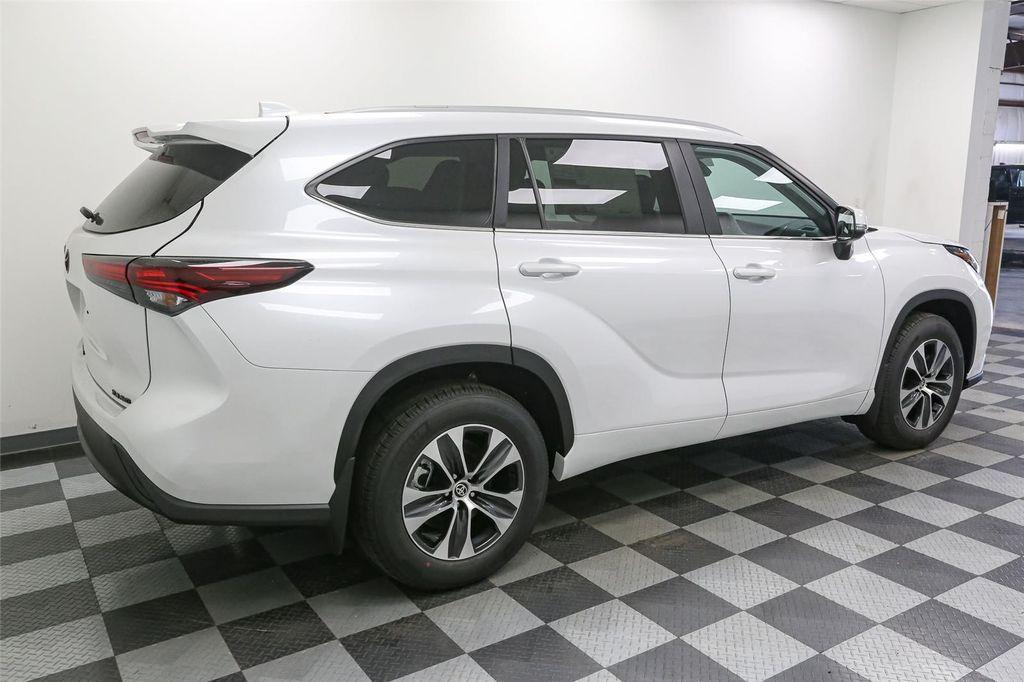 new 2025 Toyota Highlander car, priced at $47,779