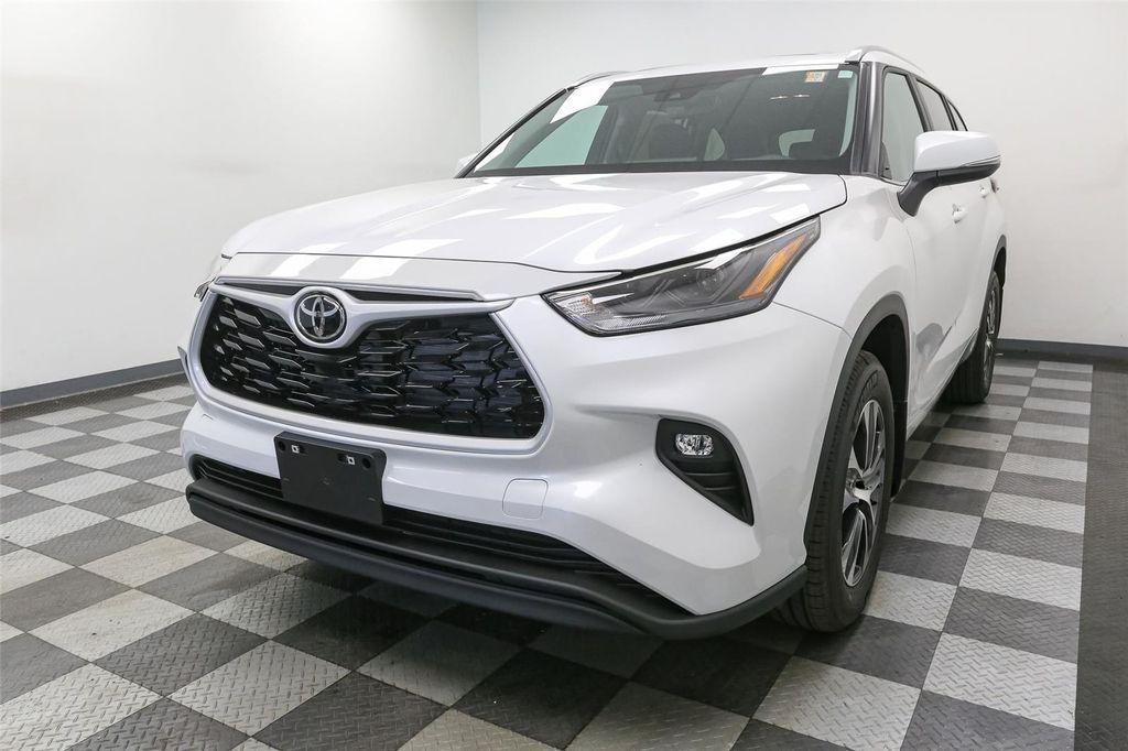new 2025 Toyota Highlander car, priced at $47,779
