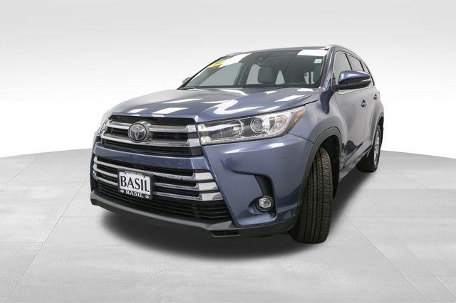 used 2019 Toyota Highlander car, priced at $28,999