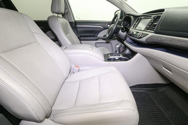 used 2019 Toyota Highlander car, priced at $28,999