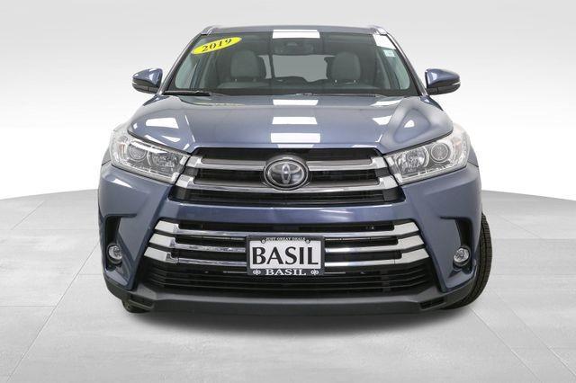 used 2019 Toyota Highlander car, priced at $28,999