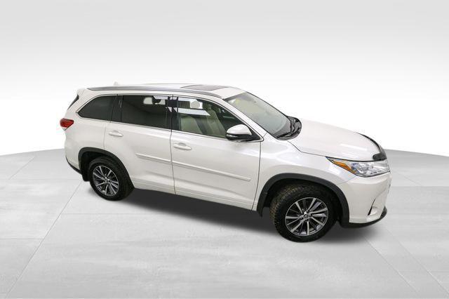 used 2018 Toyota Highlander car, priced at $24,060