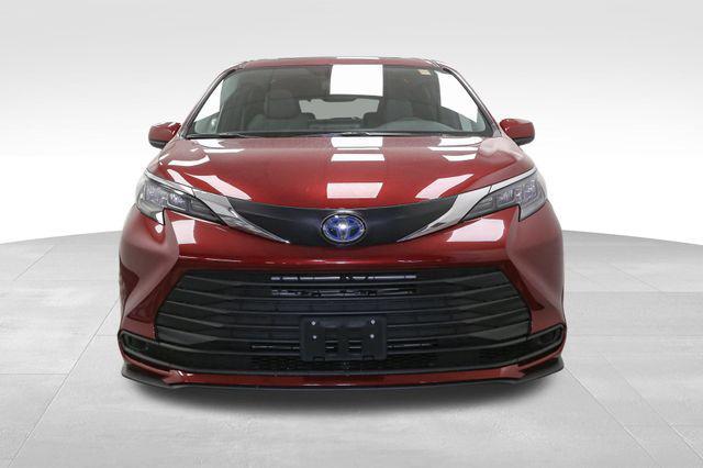 new 2025 Toyota Sienna car, priced at $45,225