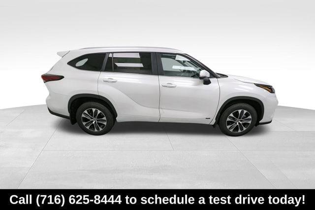 new 2024 Toyota Highlander Hybrid car