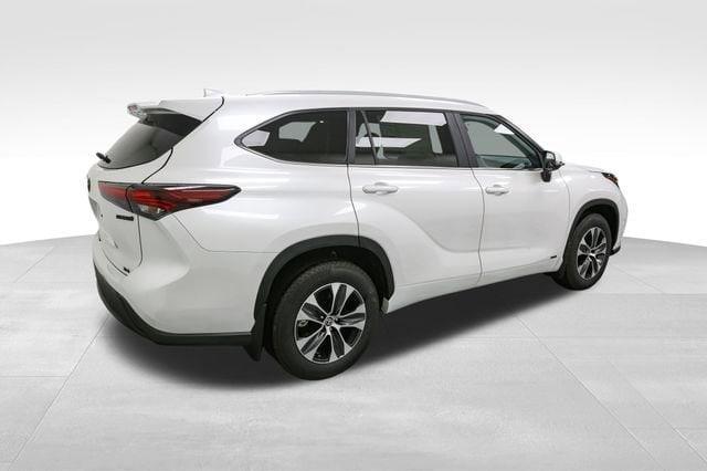 new 2024 Toyota Highlander Hybrid car