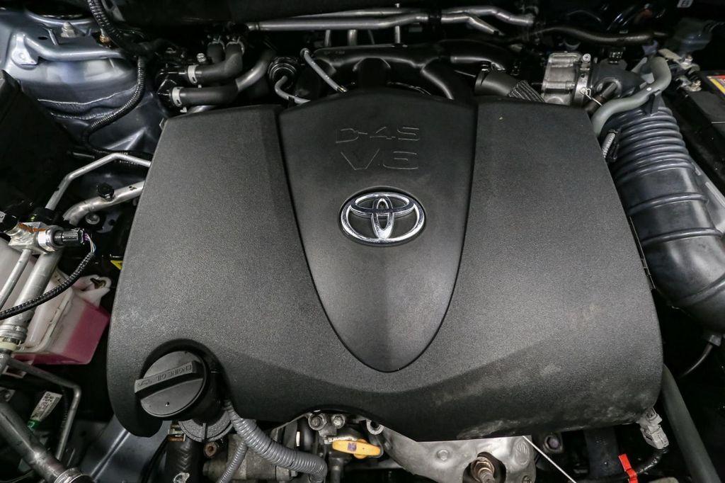 used 2021 Toyota Highlander car