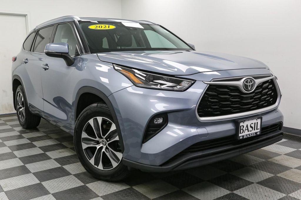 used 2021 Toyota Highlander car