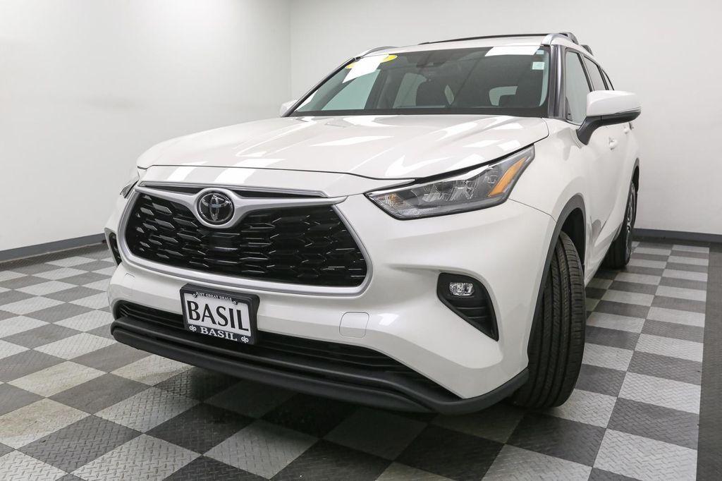 used 2020 Toyota Highlander car, priced at $33,999