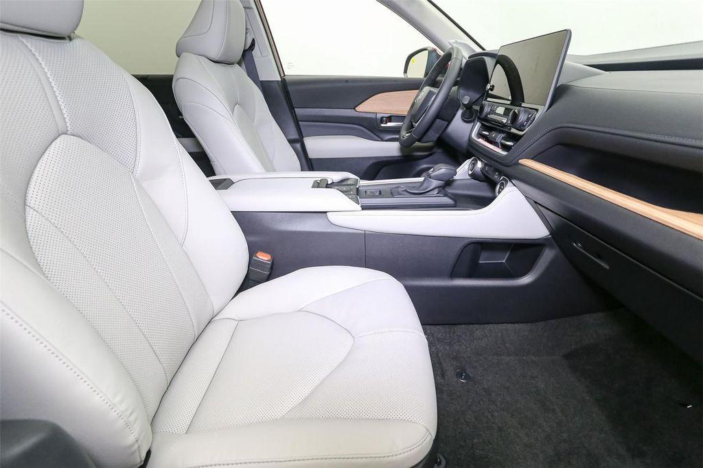 new 2026 Toyota Grand Highlander car, priced at $55,093