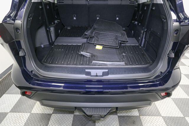 used 2022 Toyota Highlander car, priced at $34,901