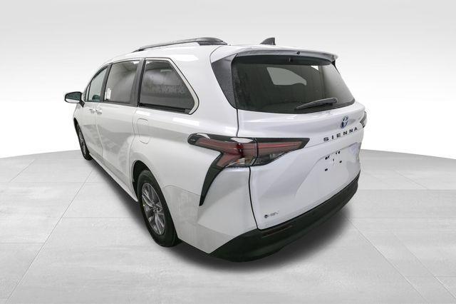 new 2025 Toyota Sienna car